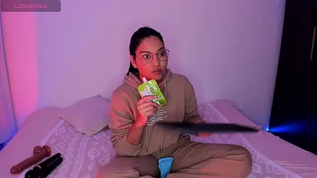 AnneteLynch online show from March 6, 2026, 11:22 pm