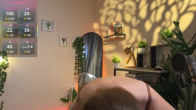 Julie Rhodes online show from December 16, 2025, 12:31 pm