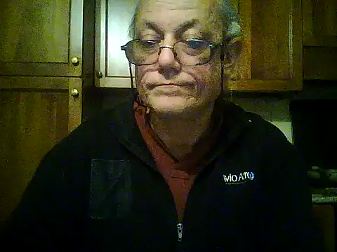 Snapshot of gianbragallini chatting on October 31, 2025, 11:22 pm gianbragallini online show from October 31, 2025, 11:22 pm