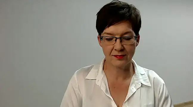 Snapshot of Sofie69Velvet chatting on December 17, 2024, 5:26 pm Sofie69Velvet online show from December 17, 2024, 5:26 pm