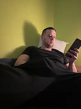 Magnolia6996 online show from February 1, 2025, 6:29 pm