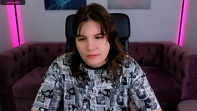 Ruyjin Choi online show from September 23, 2025, 10:22 am