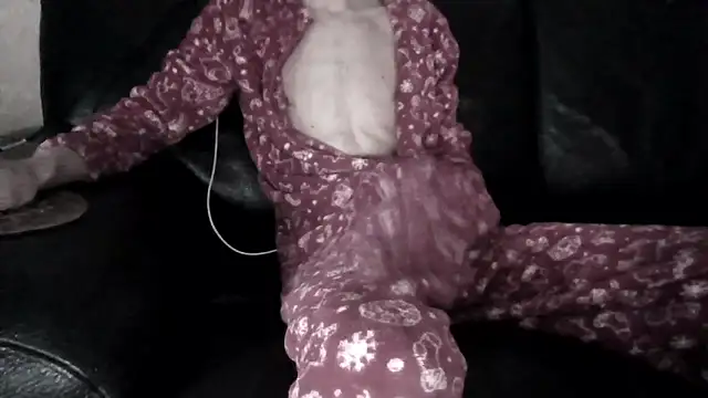 Snapshot of passif520 chatting on December 14, 2025, 9:48 am passif520 online show from December 14, 2025, 9:48 am