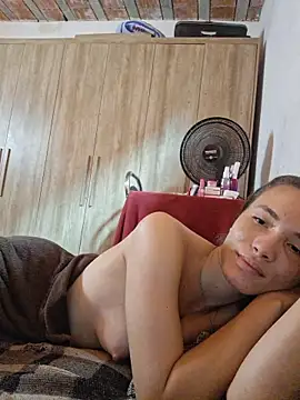 HelenHoltz online show from March 5, 2026, 1:51 pm