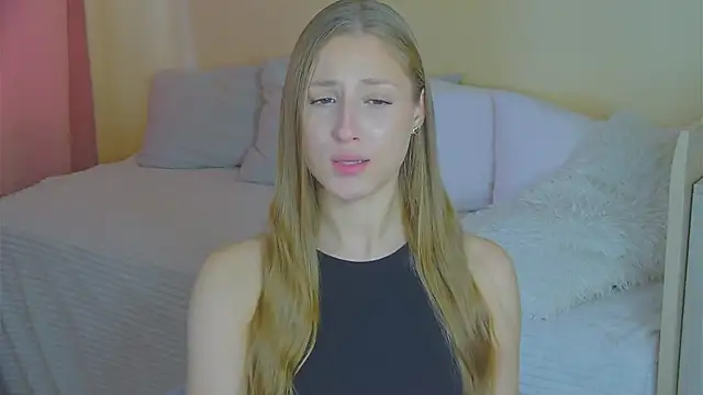 BritneyCruze online show from September 14, 2025, 8:04 am