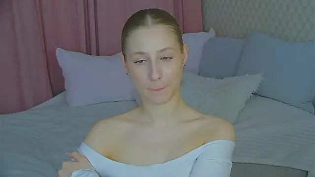 BritneyCruze online show from March 21, 2025, 11:12 am