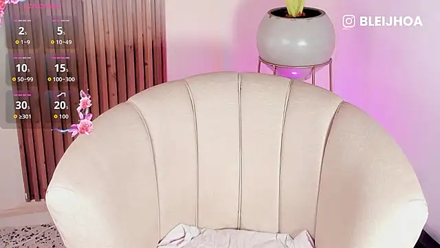 kenayfox online show from February 19, 2026, 6:54 am