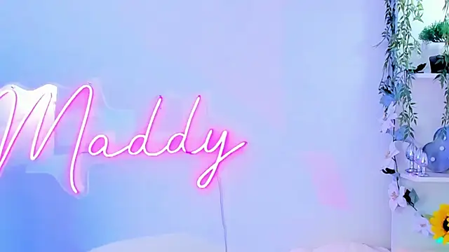 MaddyParisi online show from March 8, 2025, 2:12 am