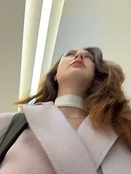 Dina Tease online show from October 7, 2025, 12:50 pm