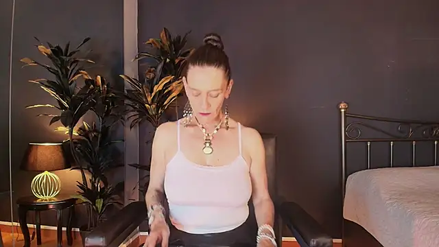 LeanaMature online show from March 6, 2025, 8:05 pm