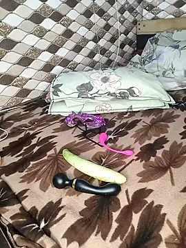 pihu32824 online show from October 15, 2025, 7:22 pm