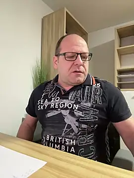 coupleLatinaLovers online show from February 20, 2025, 6:06 am