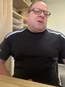 coupleLatinaLovers online show from February 13, 2026, 9:42 am