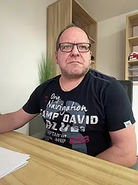 coupleLatinaLovers online show from January 31, 2025, 12:07 pm