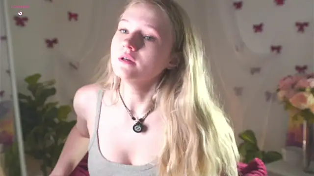 MaydaFoulk online show from May 11, 2026, 1:07 am