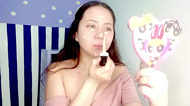 PetiteIvoryQueen19 online show from April 4, 2026, 1:34 am