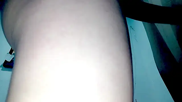 PetiteIvoryQueen19 online show from November 8, 2025, 3:21 am