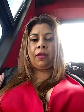 Snapshot of Laura-Hernandez chatting on October 24, 2025, 2:16 pm Laura-Hernandez online show from October 24, 2025, 2:16 pm