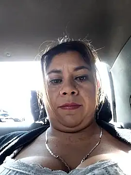 Snapshot of Laura-Hernandez chatting on November 22, 2025, 2:49 pm Laura-Hernandez online show from November 22, 2025, 2:49 pm