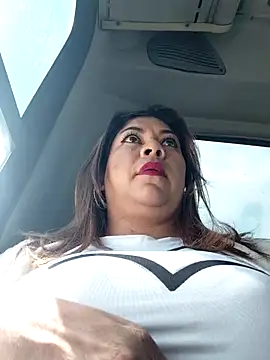 Laura-Hernandez online show from March 26, 2026, 2:37 pm