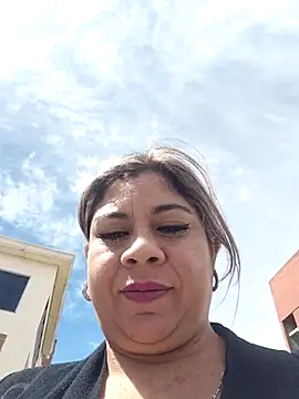 Snapshot of Laura-Hernandez chatting on November 27, 2025, 2:50 pm Laura-Hernandez online show from November 27, 2025, 2:50 pm