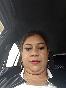 Snapshot of Laura-Hernandez chatting on February 17, 2026, 2:58 pm Laura-Hernandez online show from February 17, 2026, 2:58 pm