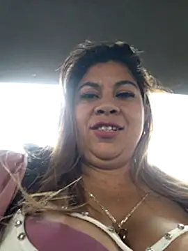 Snapshot of Laura-Hernandez chatting on January 31, 2026, 7:23 pm Laura-Hernandez online show from January 31, 2026, 7:23 pm