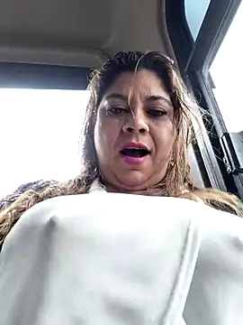 Snapshot of Laura-Hernandez chatting on December 22, 2025, 3:23 pm Laura-Hernandez online show from December 22, 2025, 3:23 pm