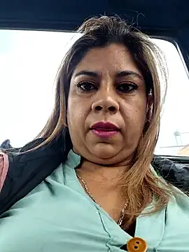 Snapshot of Laura-Hernandez chatting on January 16, 2026, 2:43 pm Laura-Hernandez online show from January 16, 2026, 2:43 pm