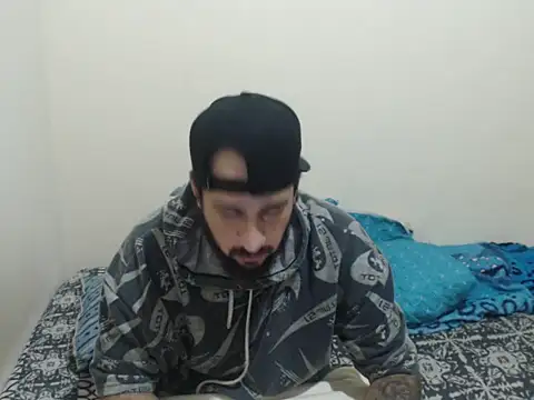 Snapshot of leonamable12 chatting on February 25, 2026, 5:07 am leonamable12 online show from February 25, 2026, 5:07 am