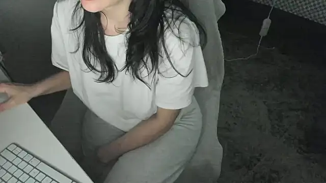 bigb00tyjudyyX online show from April 9, 2026, 3:51 pm