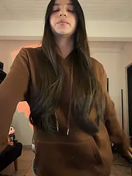 aly golden  online show from July 25, 2026, 1:24 am