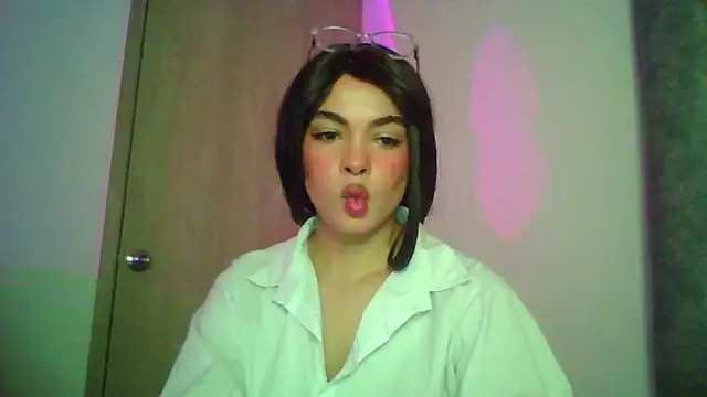 Snapshot of Kiri_Cutee chatting on October 20, 2025, 4:03 am Kiri Cutee online show from October 20, 2025, 4:03 am