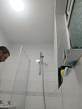 HE-M123 online show from October 19, 2025, 8:55 pm