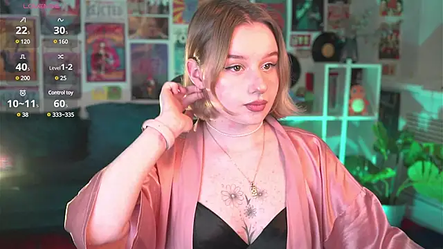 Snapshot of AdeleLoomis chatting on February 27, 2025, 5:40 am AdeleLoomis online show from February 27, 2025, 5:40 am