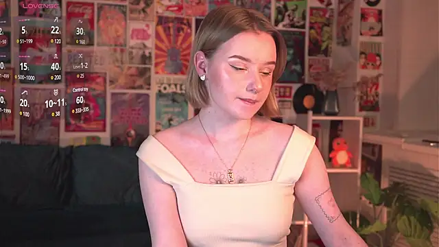 Snapshot of AdeleLoomis chatting on February 18, 2025, 5:42 am AdeleLoomis online show from February 18, 2025, 5:42 am