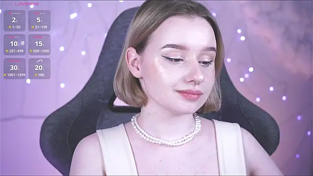 Snapshot of AdeleLoomis chatting on February 8, 2025, 11:45 pm AdeleLoomis online show from February 8, 2025, 11:45 pm