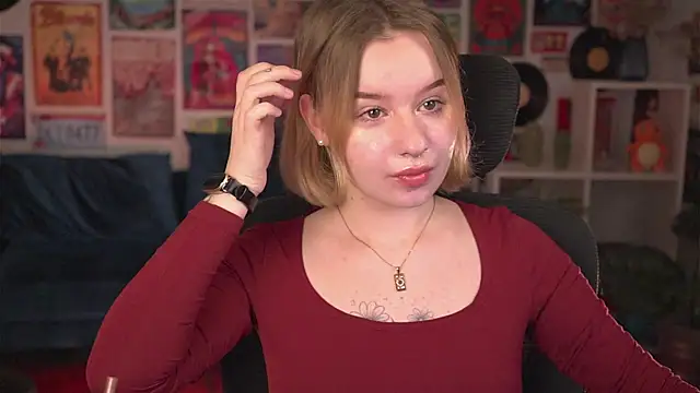 Snapshot of AdeleLoomis chatting on March 19, 2025, 2:27 am AdeleLoomis online show from March 19, 2025, 2:27 am