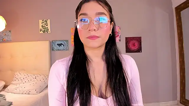 Maia W10 online show from May 27, 2026, 12:23 pm