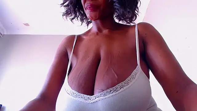 Silkytitss online show from December 5, 2025, 7:07 am