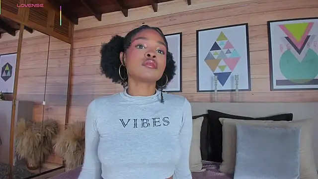 AriaFoster online show from April 12, 2026, 3:43 am