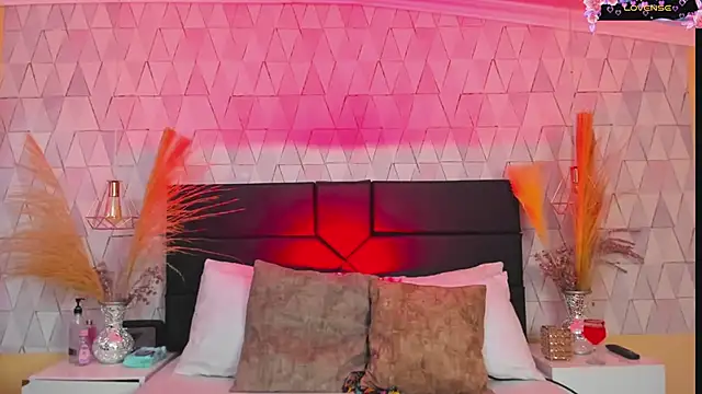 JustinePerry online show from February 15, 2026, 4:02 am