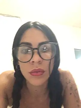 Snapshot of hotroommates chatting on November 19, 2025, 1:05 am hotroommates online show from November 19, 2025, 1:05 am