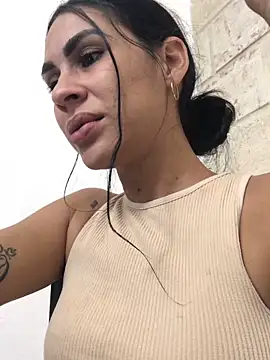 Snapshot of hotroommates chatting on November 20, 2025, 12:00 am hotroommates online show from November 20, 2025, 12:00 am