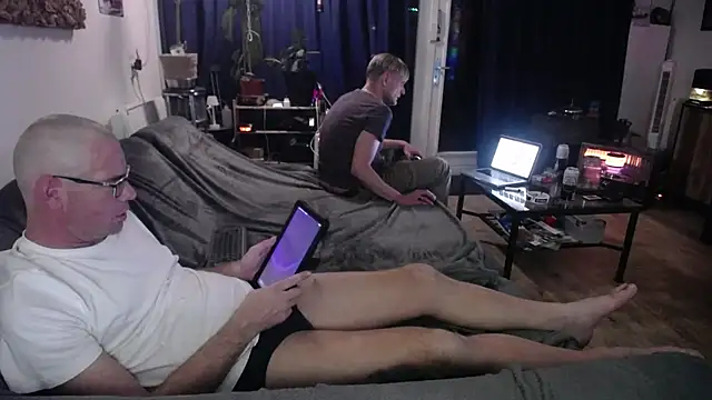 Snapshot of Maikel1981-NL chatting on October 10, 2025, 6:20 pm Maikel1981-NL online show from October 10, 2025, 6:20 pm