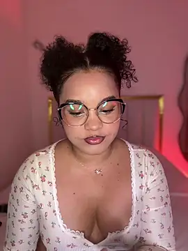 Snapshot of Lucy_wilson5 chatting on January 19, 2026, 2:48 am Lucy wilson5 online show from January 19, 2026, 2:48 am