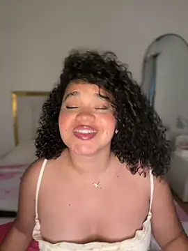 Snapshot of Lucy_wilson5 chatting on February 13, 2026, 3:28 am Lucy wilson5 online show from February 13, 2026, 3:28 am