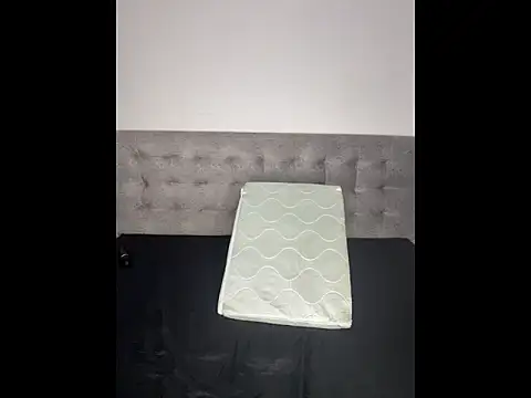 Snapshot of ScarletVelvetX chatting on February 14, 2026, 1:50 am ScarletVelvetX online show from February 14, 2026, 1:50 am