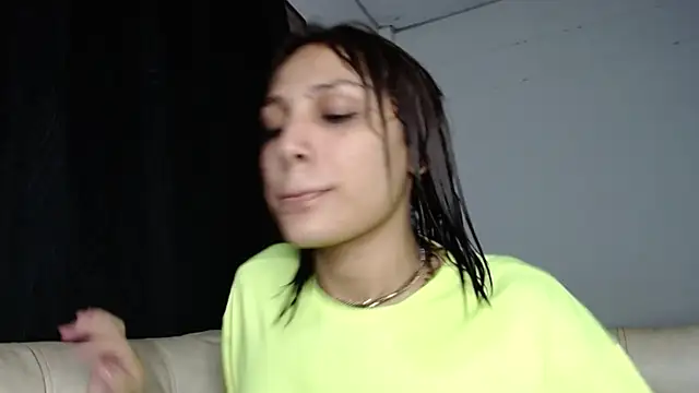 alexandra lorens online show from October 23, 2025, 1:37 am