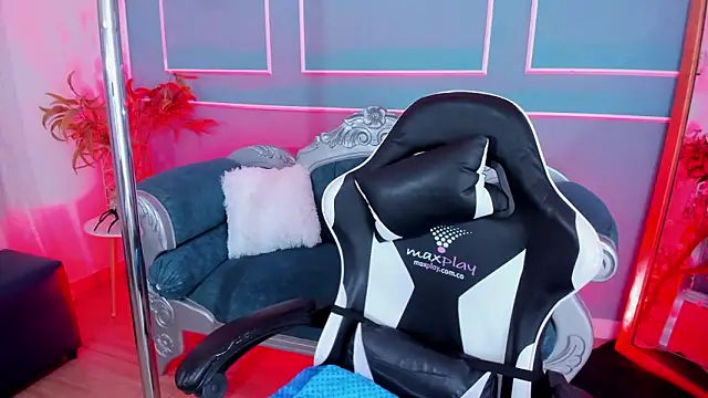 Snapshot of Red_star8 chatting on February 28, 2026, 11:21 am Red star8 online show from February 28, 2026, 11:21 am